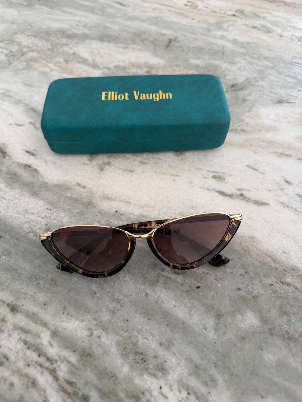 Women’s Tortoiseshell Cat Eye Sunglasses - Brown Lenses